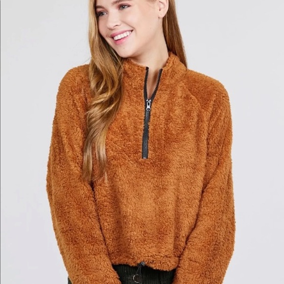 Soft teddy fur fleece top with elastic hem - Picture 4 of 6